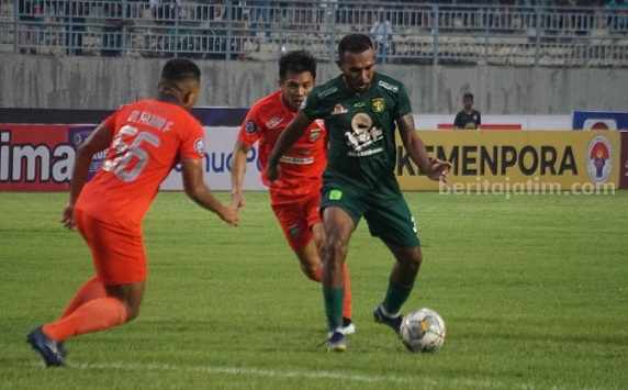 Aji Santoso Tunjuk Maumere Sebagai Second Striker Persebaya gresik