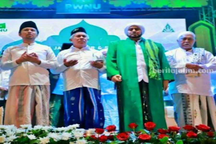 Di Depan Syekhermania Pasuruan Emil Ajak Habib Syech Sholawatan di Jepang Emil Dardak