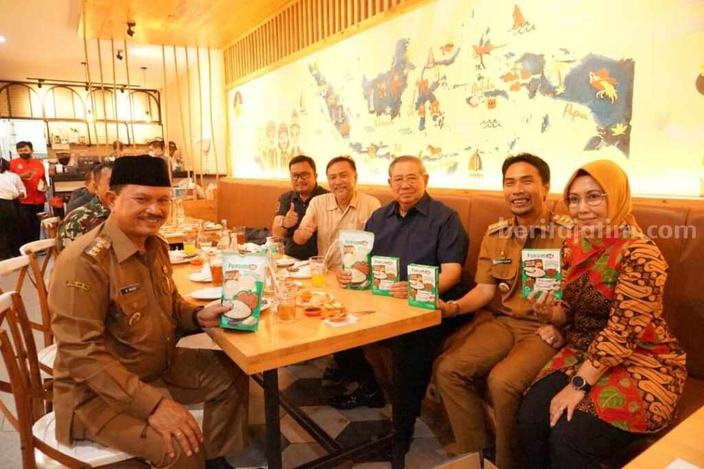 SBY ke Madiun, Makan Siang Bareng Wali Kota Maidi dan Bupati Ahmad Dawami Foto Beritajatim