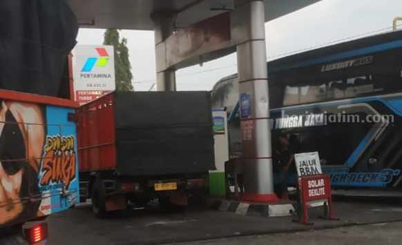 truk muatan solar Pertamina
