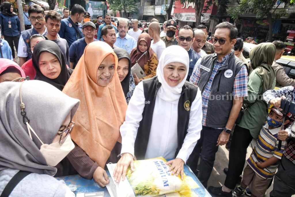 Khofifah Gerak Cepat Operasi Pasar Atasi Naiknya Harga Beras