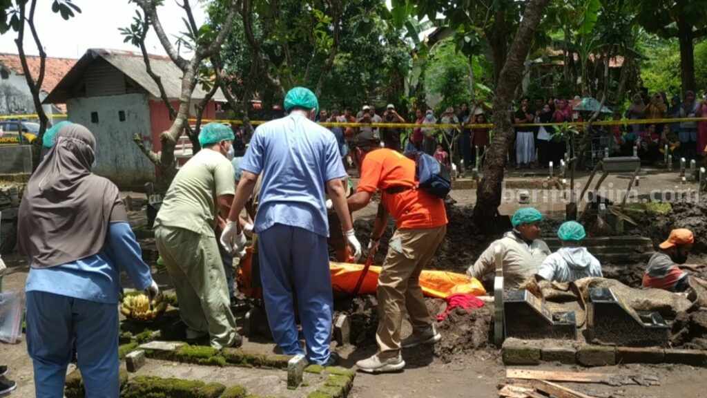 Pihak Keluarga Temukan Kejanggalan Meninggalnya Mahasiswa Poltekpel Surabaya mojokerto