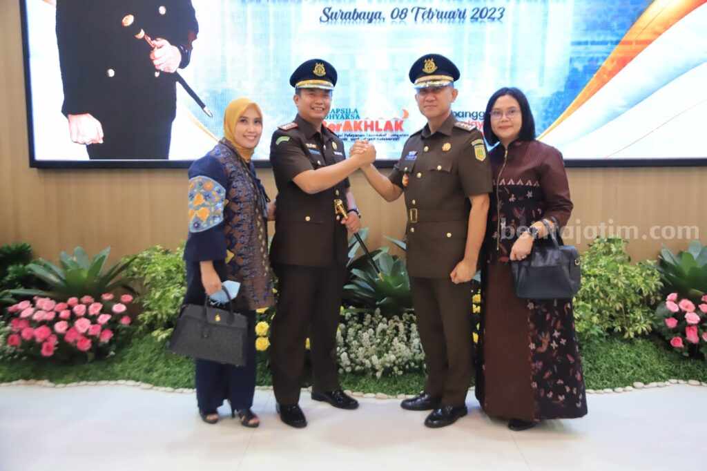 Joko Budi Darmawan Resmi Jabat Kajari Surabaya, Ini Pesan Kajati Jatim