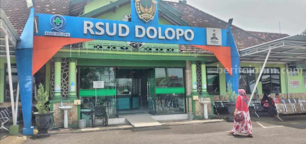 IS (36), Ibu tega bakar bayinya Dirawat di RSUD Dolopo, Madiun dan dijaga Polisi