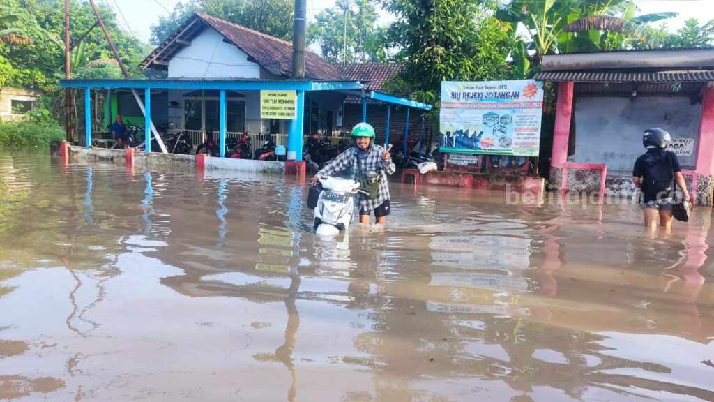 Sebagian Wilayah di Mojokerto Masih Terendam Banjir