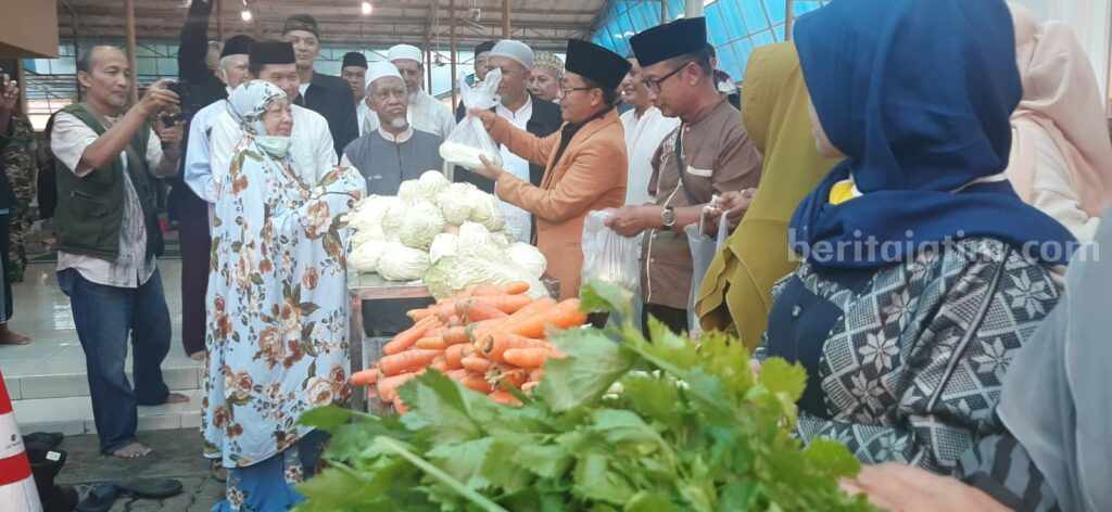 Wali Kota Malang: Pasar Bahagia Masjid Al Ikhlas Contoh Pemberdayaan untuk Umat Wali Kota Malang, Sutiaji di Pasar Bahagia.