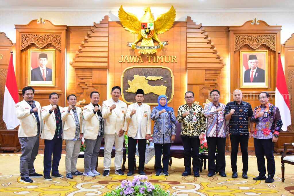 Pimpinan Wilayah Pemuda Muhammadiyah saat bertemu dengan Gubernur Jatim, Khofifah Indarparawansa
