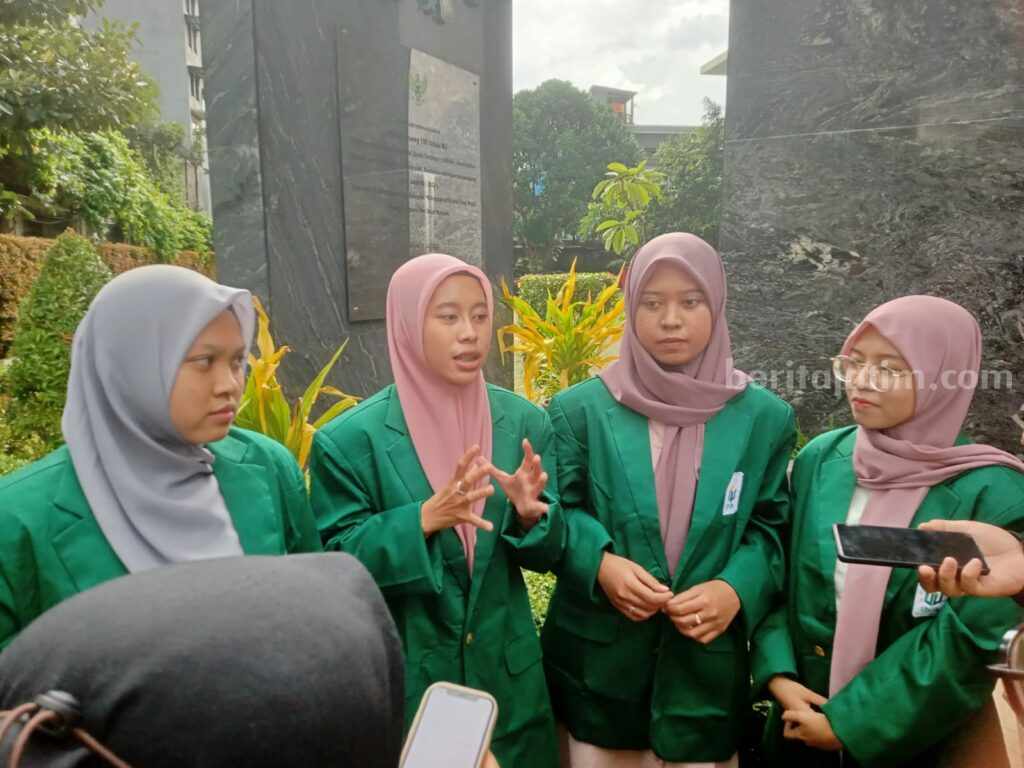 Cerita Wisudawan Terbaik Unusa Magang di RSJ Menur: Pasien Malah Nyanyi saat Diajak Kenalan unusa