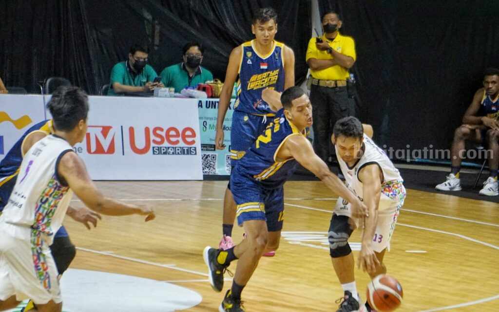 Bali United Basketball Kalahkan Satya Wacana Salatiga, Skor Jauh Foto Beritajatim