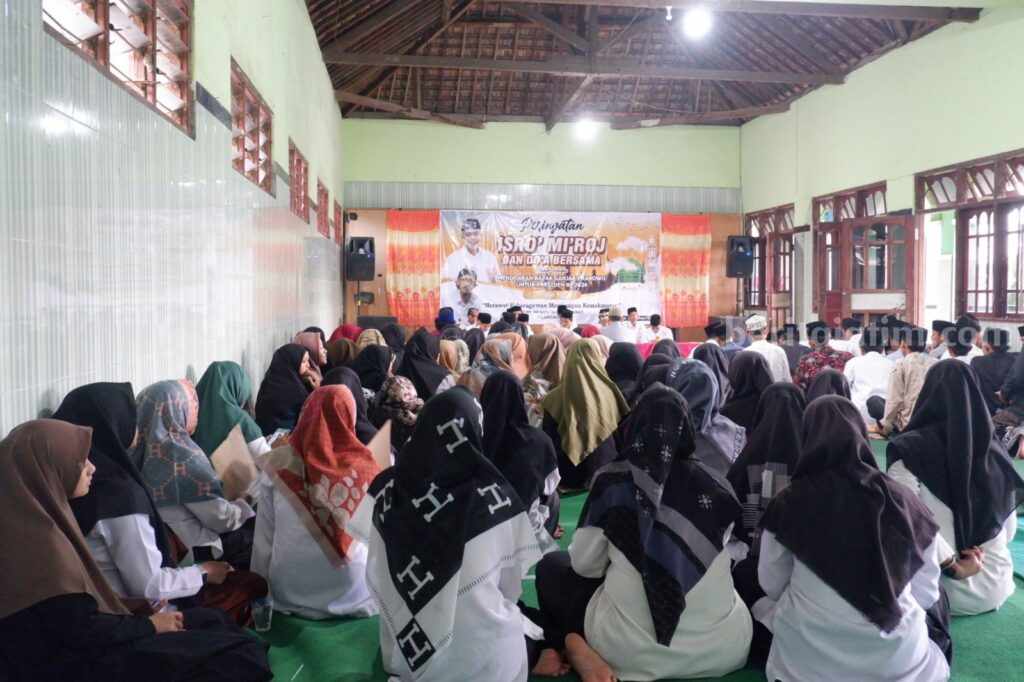 GGN Pendukung Ganjar Doa Bersama dan Bantu Ponpes di Tulungagung