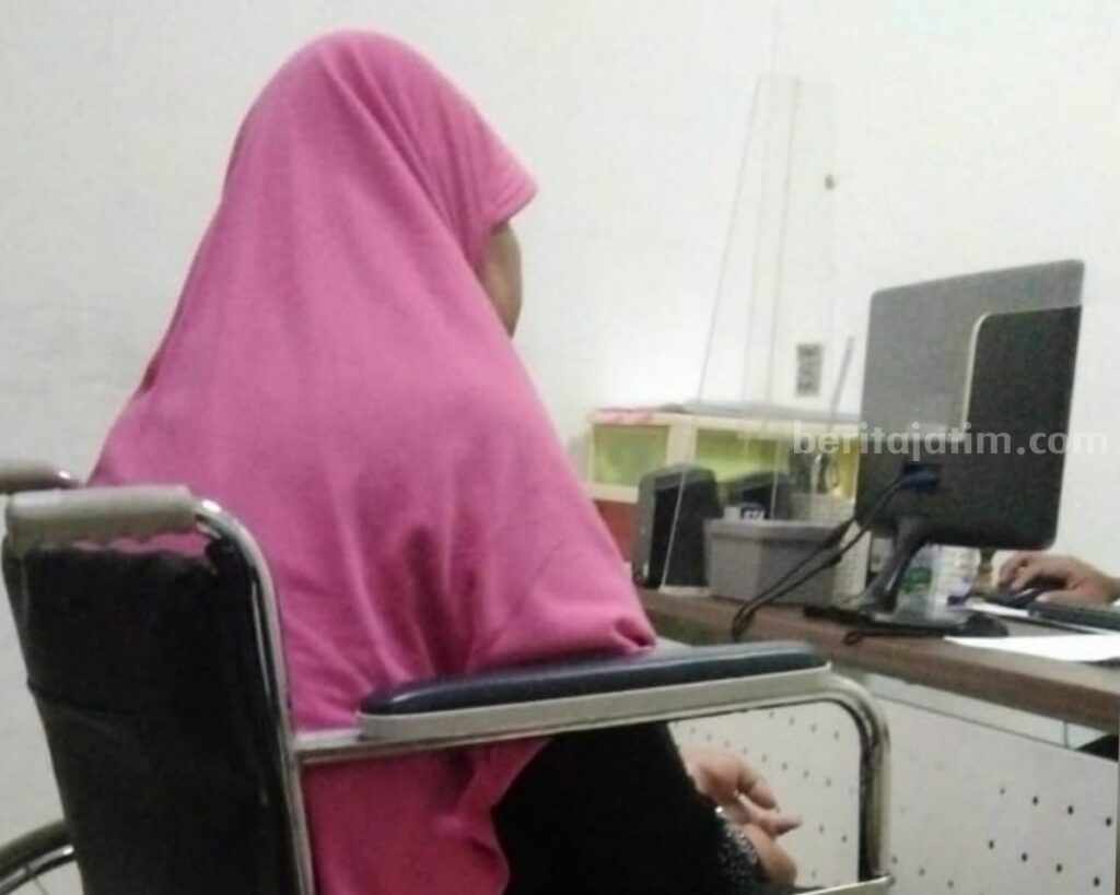 Aniaya Istri Hingga Parah, Warga Gresik Dilaporkan KDRT ke Polisi perempuan berinisial AWU melaporkan suaminya ke Unit PPA Satreskrim Polres Gresik