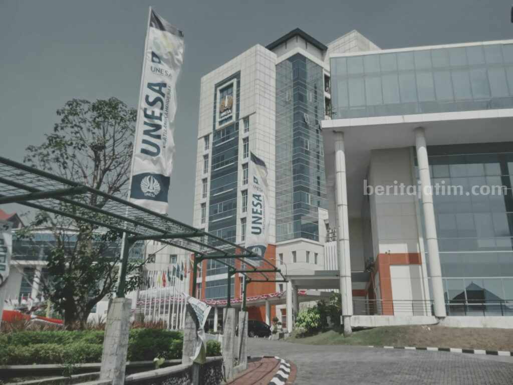 Universitas Negeri Surabaya (Unesa)
