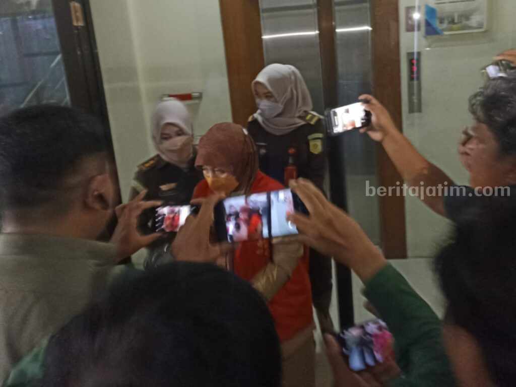 2 Orang Guru PNS SMPN 6 Bojonegoro Ditetapkan Tersangka Dana Bos Bojonegoro