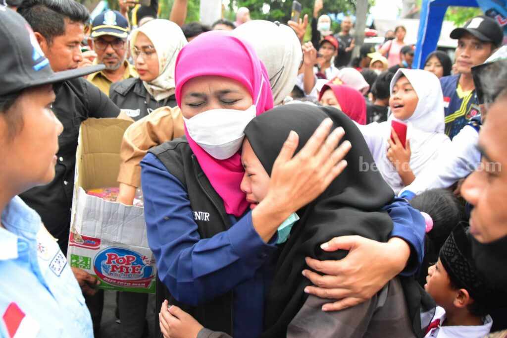 Khofifah Jenguk Korban Ledakan Petasan Blitar: Mudah-mudahan Ini Terakhir