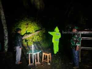 Bencana puting beliung menerjang Desa Srigonco, Kecamatan Bantur, Kabupaten Malang.