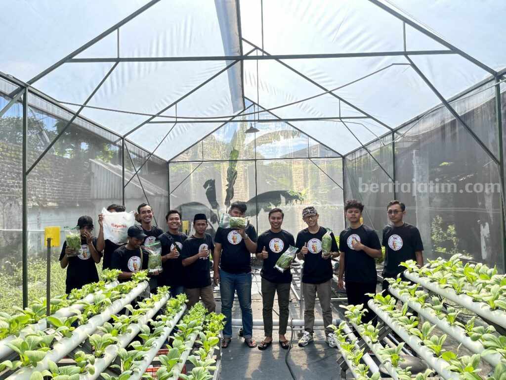 GMC Aksi Bersih Lingkungan dan Berbagi Sayur Hidroponik
