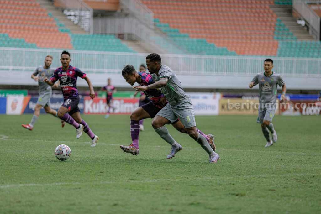 Persebaya Surabaya melawan Rans Nusantara