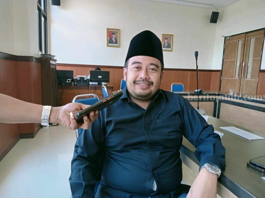 DPRD Bangkalan Warning PUPR Pengerjaan Proyek TA 2023 Anggota Komisi C DPRD Bangkalan Solihin (Foto: Zamachsari/beritajatim.com)