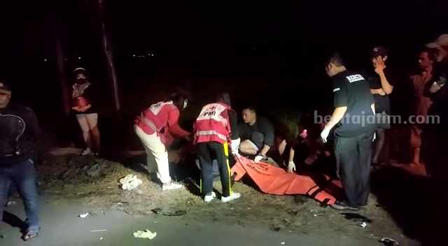 Terlalu ke Jalur Kanan, Avanza Tabrak Pemotor di Mojokerto Avanza Tabrak Pemotor di Mojokerto