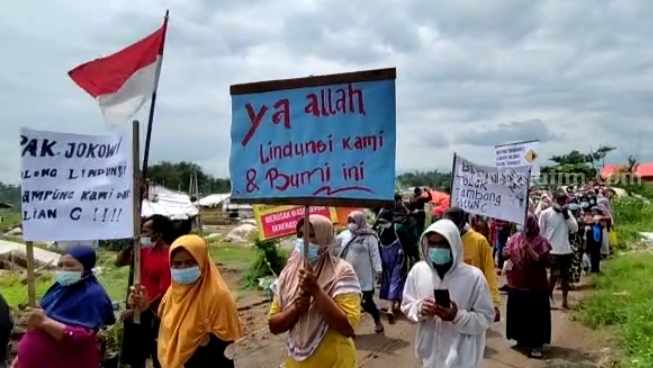 Puluhan Warga Sawo Mojokerto Aksi Tolak Aktivitas Galian C