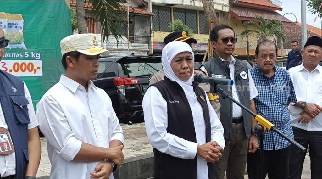 Gubernur Jatim, Khofifah Indar Parawansa saat sidak di Pasar Besar Pasuruan