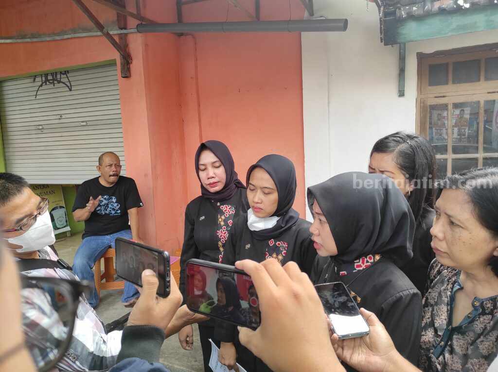 Difitnah Sebagai Anak Haram, Endang Hadapi Gugatan Tanah oleh Keluarga Almarhum Ibunya