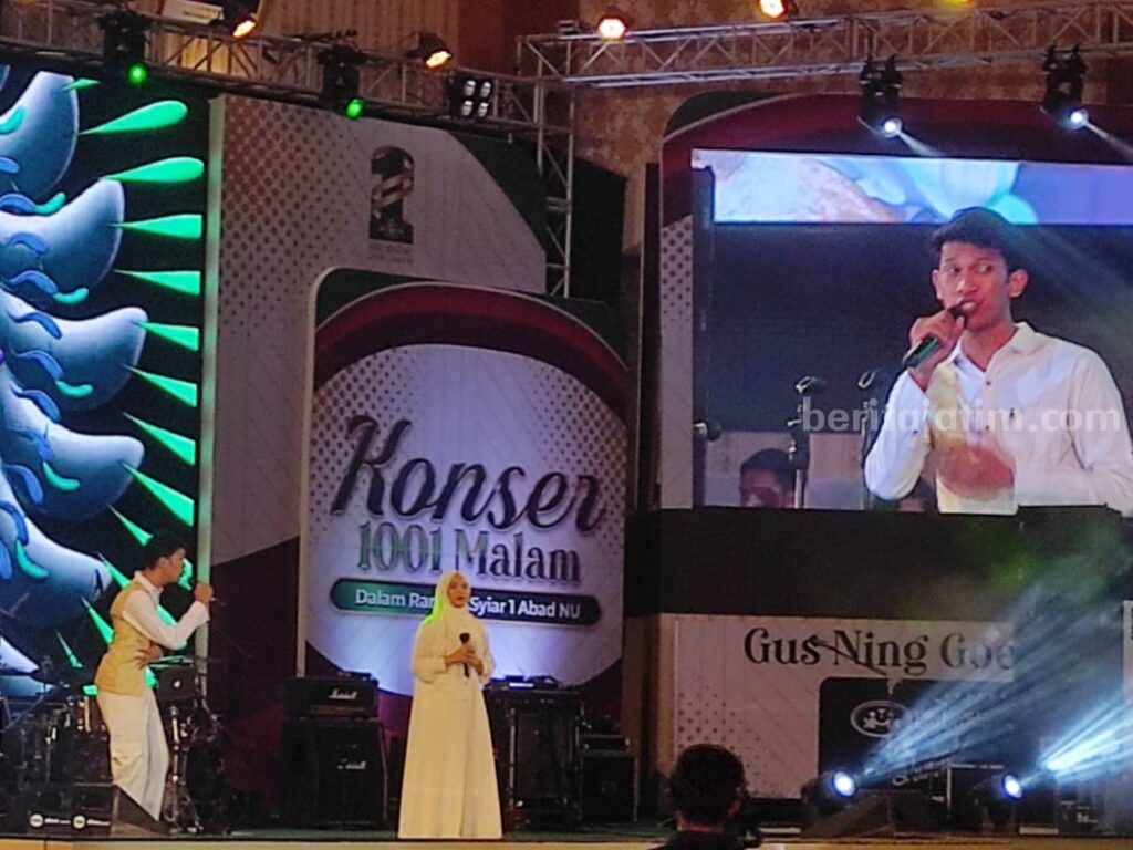 Rektor Unair Ajak Kstaria Airlangga Mengenal NU Lewat Konser 1001 Malam Unair bersama PWNU Jatim menggelar Konser 1001 Malam memperingati Satu Abad NU