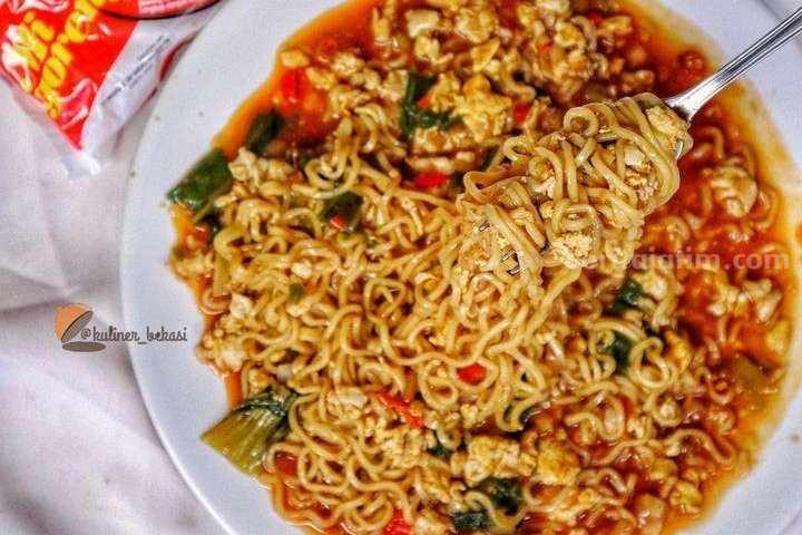 Indomie goreng nyemek, kreasi makan mi instan biar makin nikmat. (Instagram voilajogja)