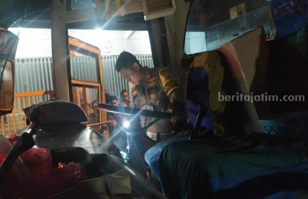Laka Bus Pasuruan