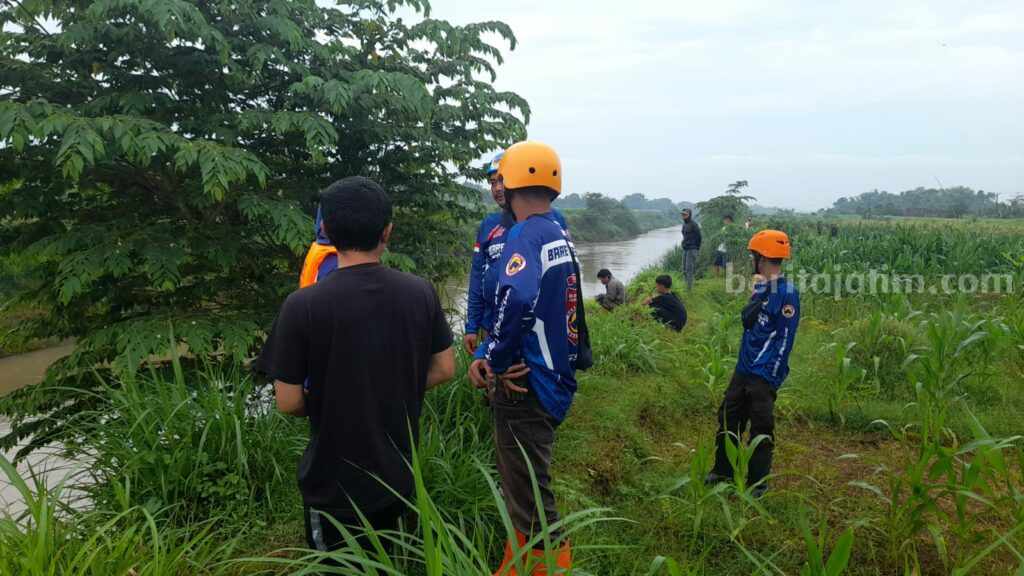 Pencarian dua pemuda asal Lumajang yang hilang di Sungai Tanggul Jember, 3 Februari 2023