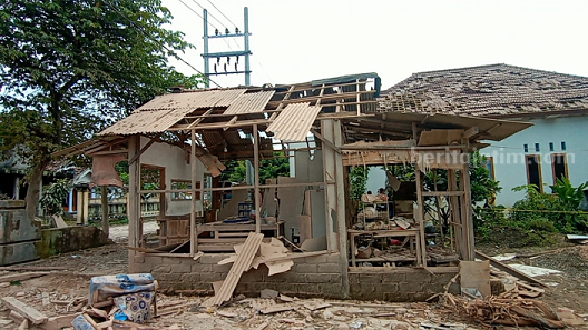 ledakan petasan blitar