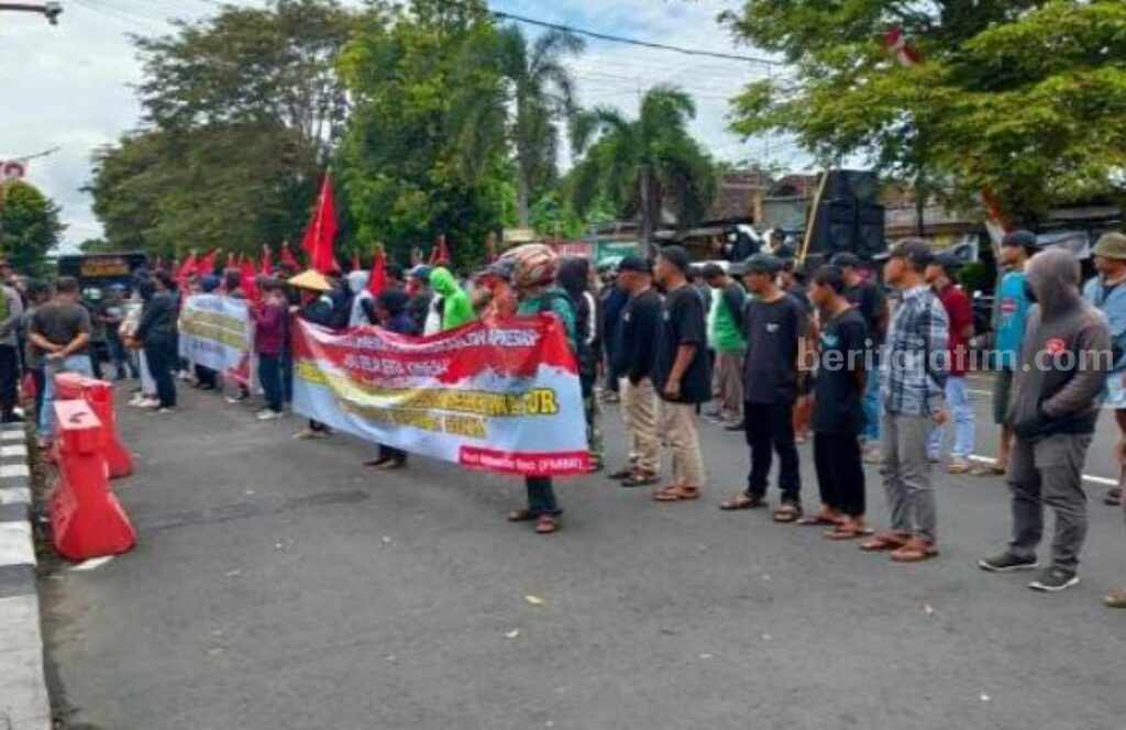 Warga Blitar