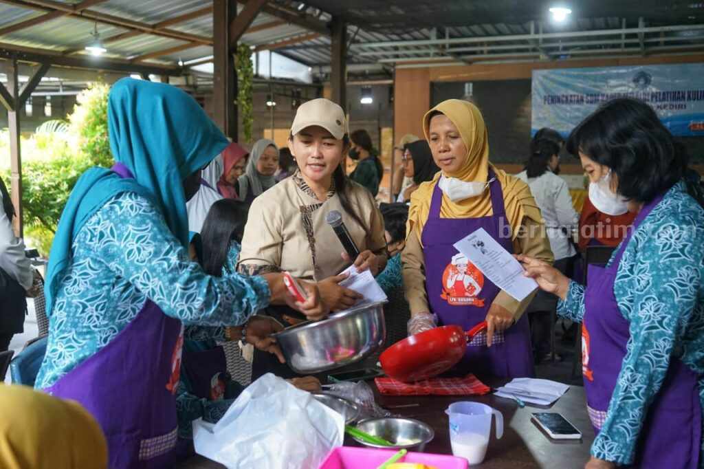 Remaja Putri Kota Kediri Dilatih Kuliner Kekinian