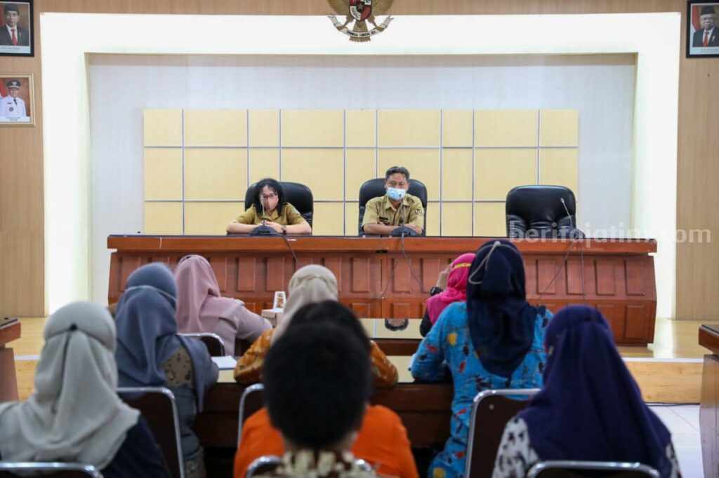 Jamin Standar Mutu, Pemkot Kediri Dorong Semua Klinik di Kota Kediri Terakreditasi Dinas Kesehatan menyelenggarakan kegiatan pembinaan standarisasi klinik dan tata kelola