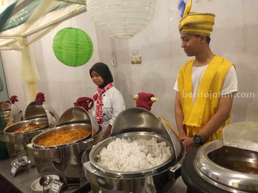 Ramadan 2023, Hotel Green Red Jombang Suguhkan Pak Rahmat Jilid 3 green red hotel