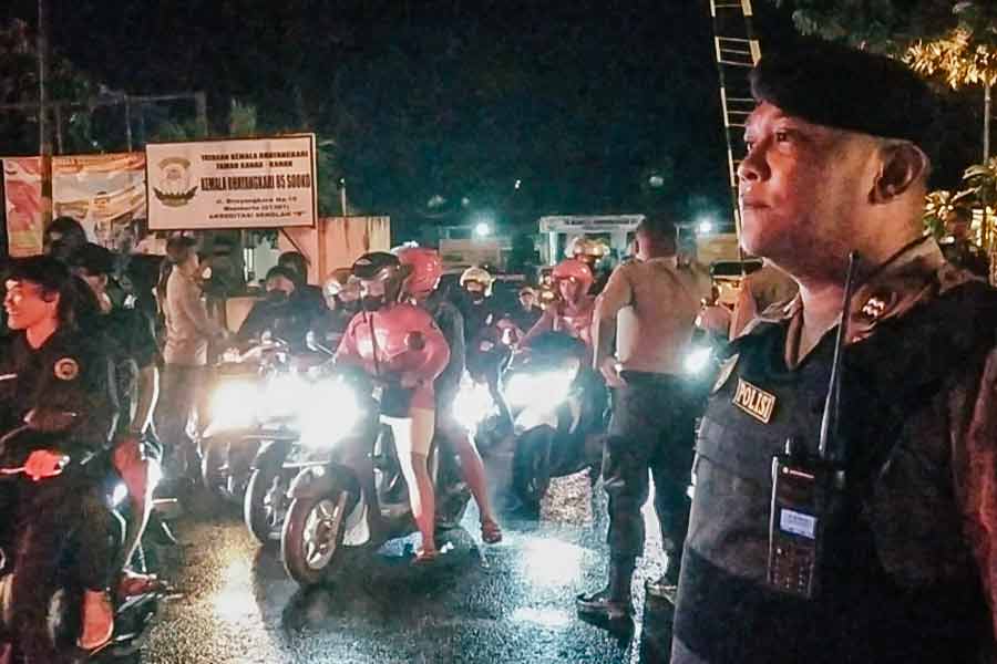 Mapolsek Sooko di Mojokerto Digeruduk Pendekar Silat