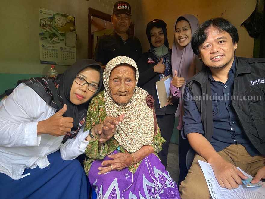 Pantarlih di Jombang Temukan Nenek Berusia 126 Tahun saat Coklit kpu jombang
