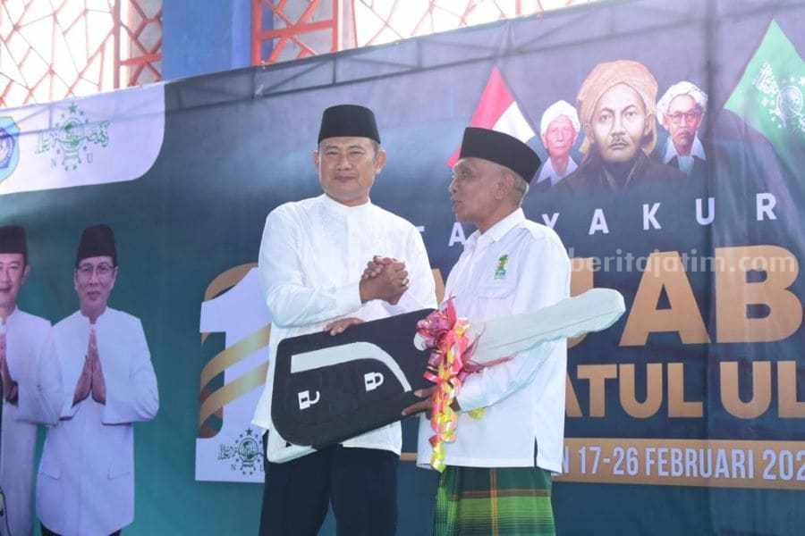 Tasyakuran Satu Abad NU, Bupati Lamongan Beri Kado Mobil lamongan