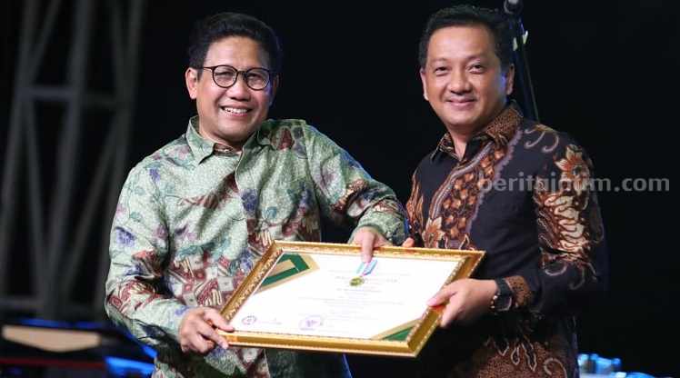 Bupati Jombang Terima Penghargaan dari Menteri Desa PDTT jombang