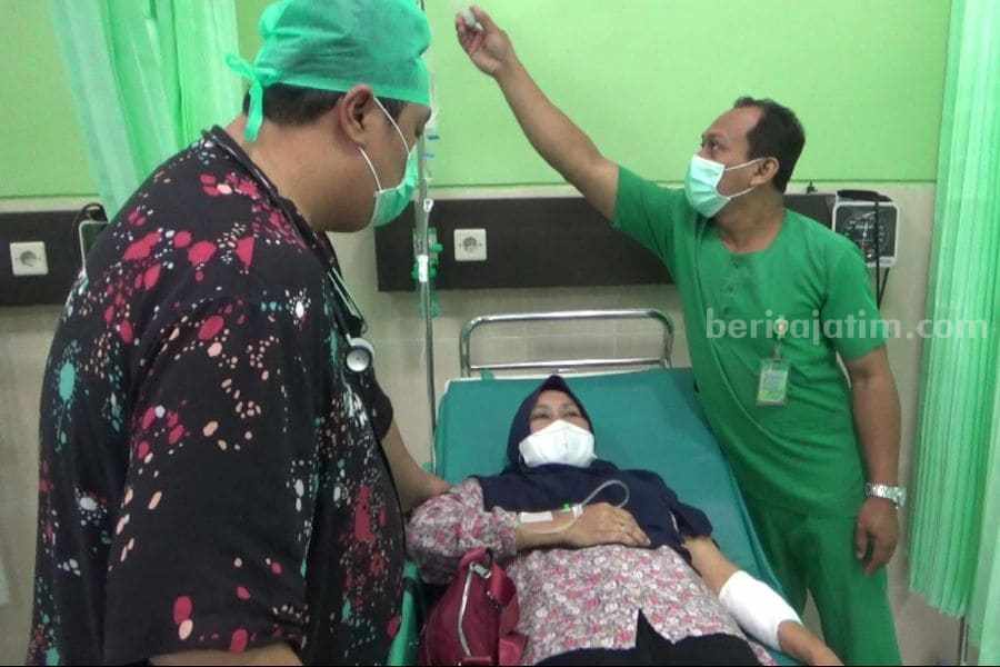 emak-emak korban penikaman di ngawi