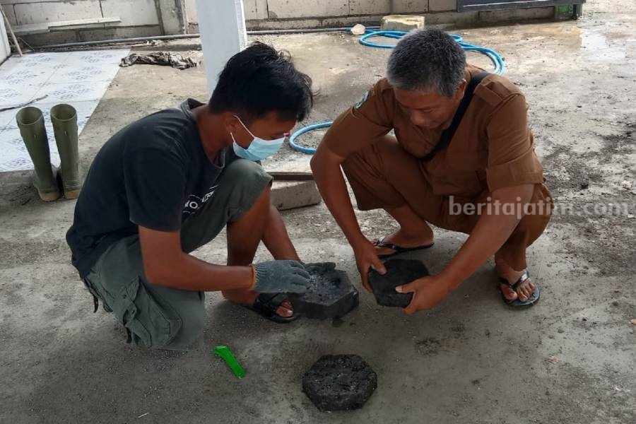 Warga Lamongan Daur Ulang Popok Jadi Pupuk dan Pot Popok Jadi Pupuk