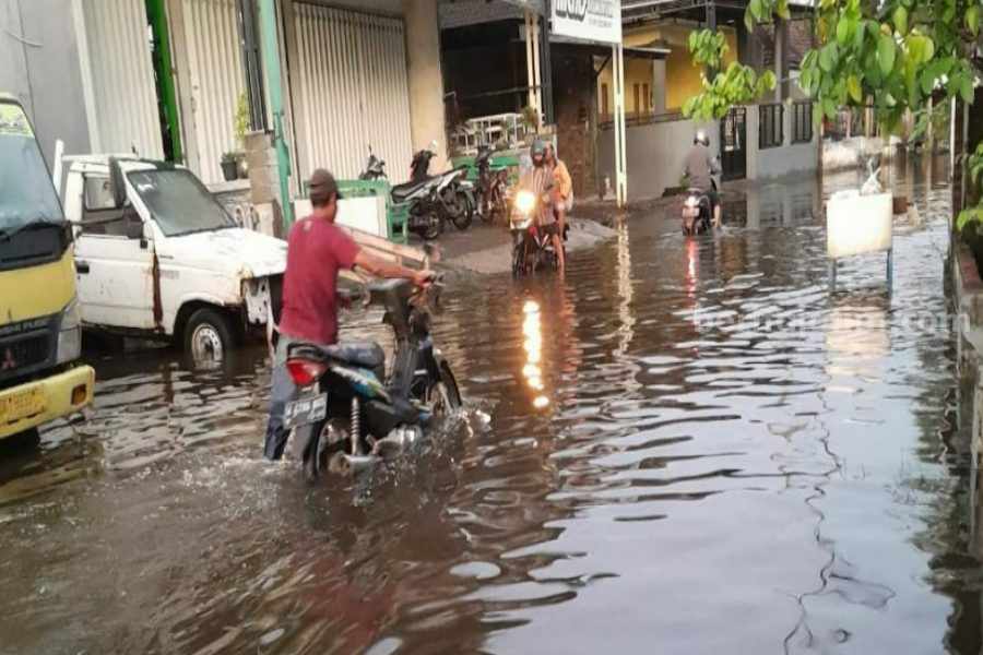 Sungai Wrati Pasuruan Meluap, Warga Beji Terendam Banjir Sungai Wrati Pasuruan