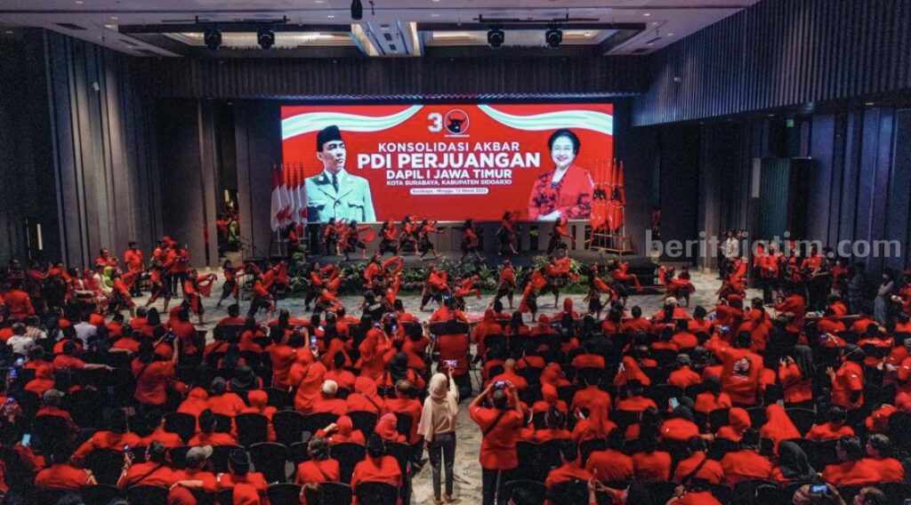Ribuan Kader PDI Perjuangan Se-Dapil Jatim I Gelar Konsolidasi Akbar di Surabaya