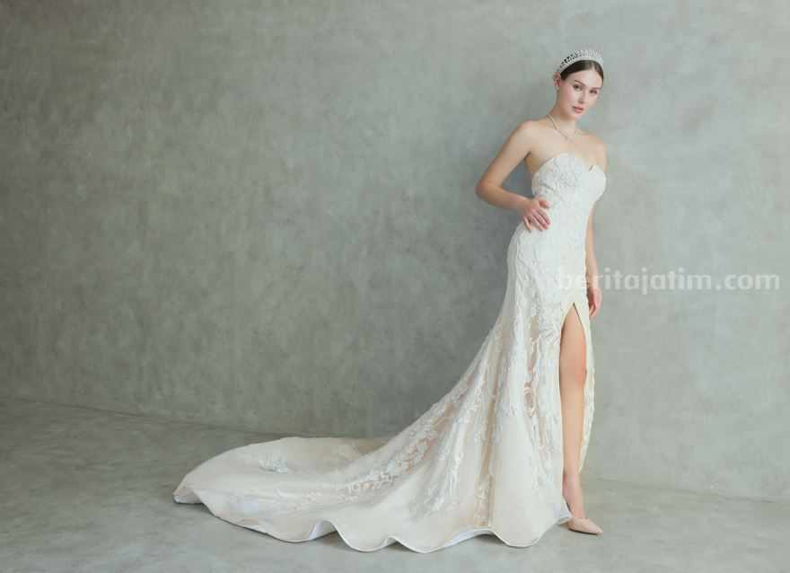 Natalia Soetjipto Bocorkan Koleksi Terbaru Wedding Gown, Elegan dan Mewah Contoh koleksi wedding gown lain milik Natalia Soetjipto.