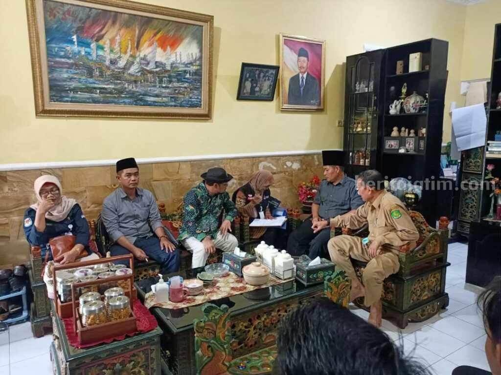 Coklit Data Pemilih di Sumenep Telah Selesai 100 Persen KPU Sumenep mendampingi Pantarlih melakukan coklit