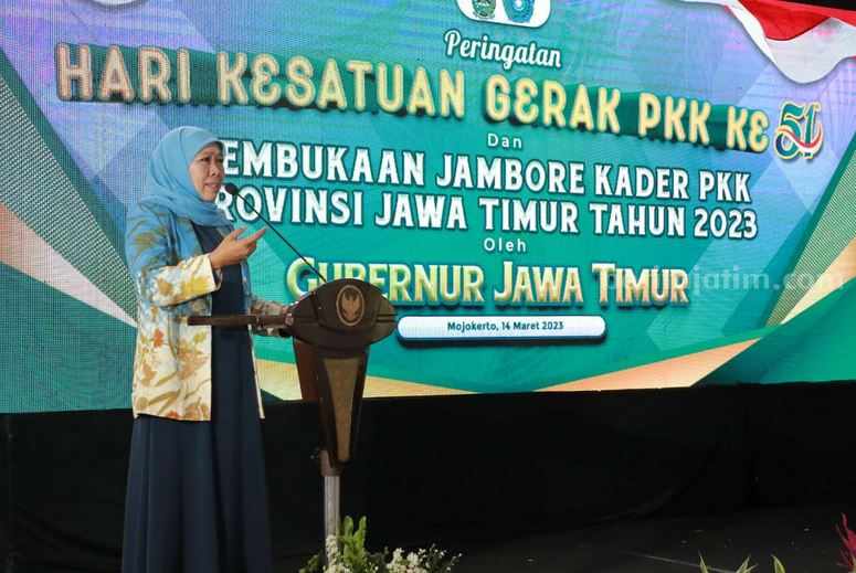 Gubenur Jawa Timur Khofifah Indar Parawansa membuka peringatan HKG PKK Ke-51 dan Jambore Kader PKK Provinsi Jawa Timur di salah satu hotel di Kecamatan Trawas, Kabupaten Mojokerto. [Foto : ist]