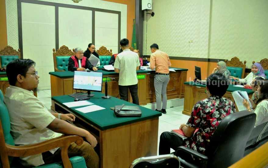 Persidangan ketiga gugatan perdata Bank OCBC NISP terhadap konglomerat Susilo Wonowidjojo