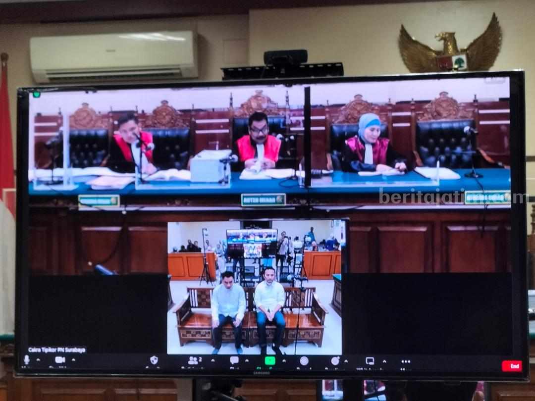 Sidang perdana suap dana hibah APBD di ruang Cakra Pengadilan Tipikor Surabaya, yang menjerat Wakil Ketua DPRD Jatim Sahat Tua P Simandjuntak, Selasa (7/3/2023).