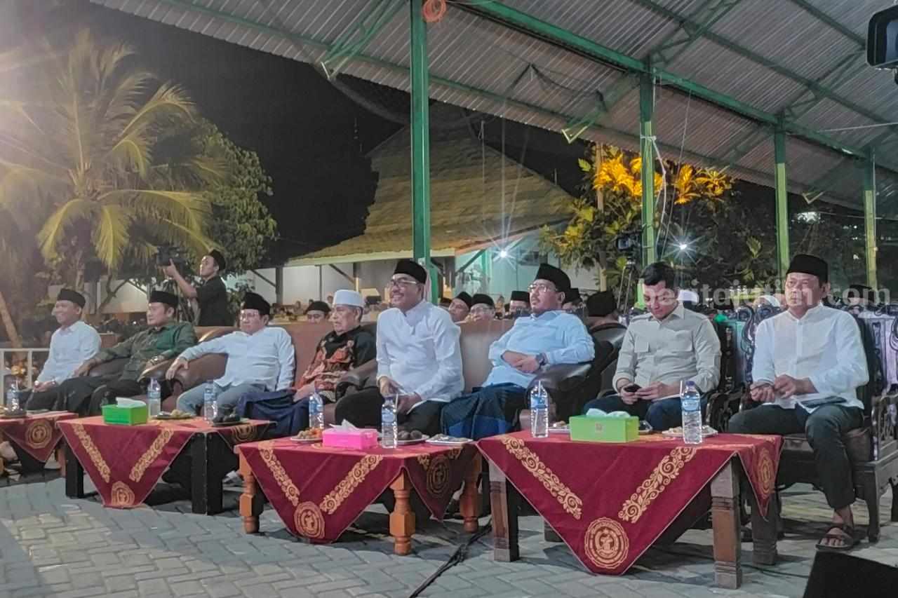Malam puncak peringatan Haul Akbar XXXI Mbah Banjar, Mbah Mayang Madu dan Kanjeng Sunan Drajat di Ponpes Sunan Drajat, Paciran, Lamongan (Foto: A. Thoriq Hidayatullah/beritajatim.com).