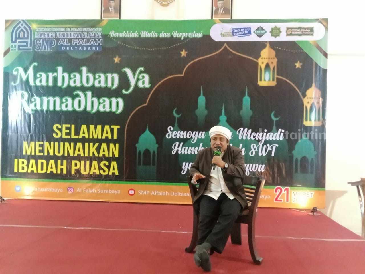 Menyambut datangnya bulan suci Ramadhan 1444 Hijriyah, SMP Al Falah Deltasari Sidoarjo mengadakan serangkaian kegiatan yang bertajuk Marhaban Ya Ramadhan.